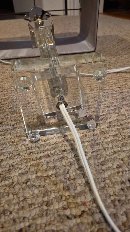 Lamp, working but missing one glass ball on bottom - photo 4