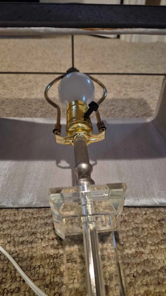 Lamp, working but missing one glass ball on bottom - photo 5