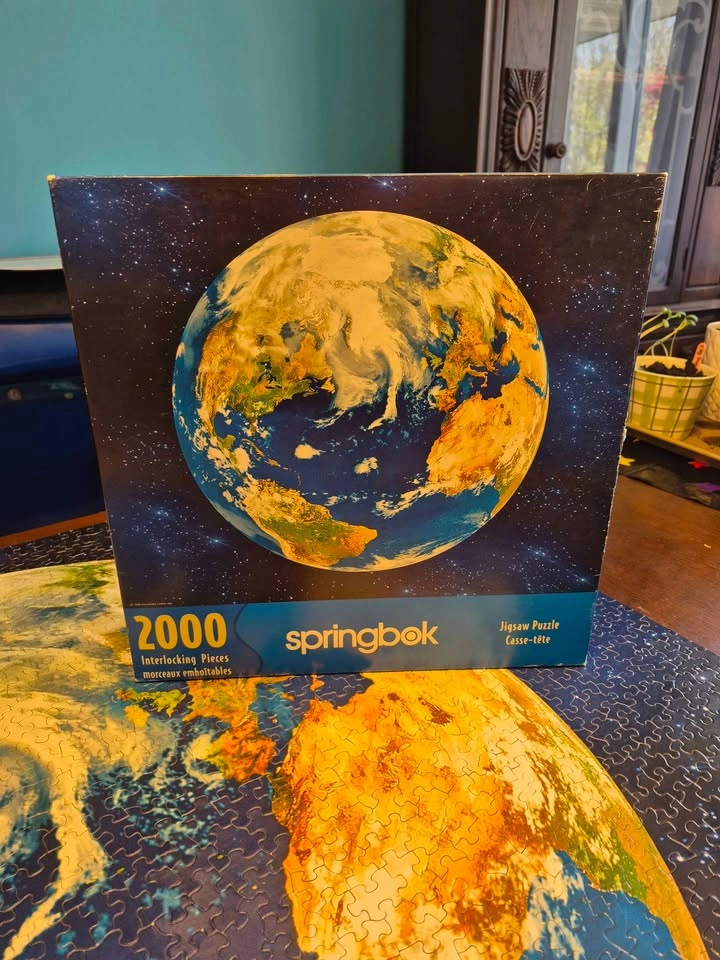 2000 pc Puzzle, missing 7 pcs - photo 5