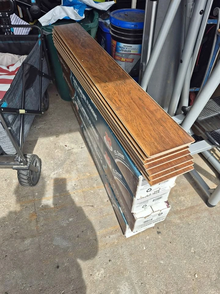 4+ Boxes of Flooring
