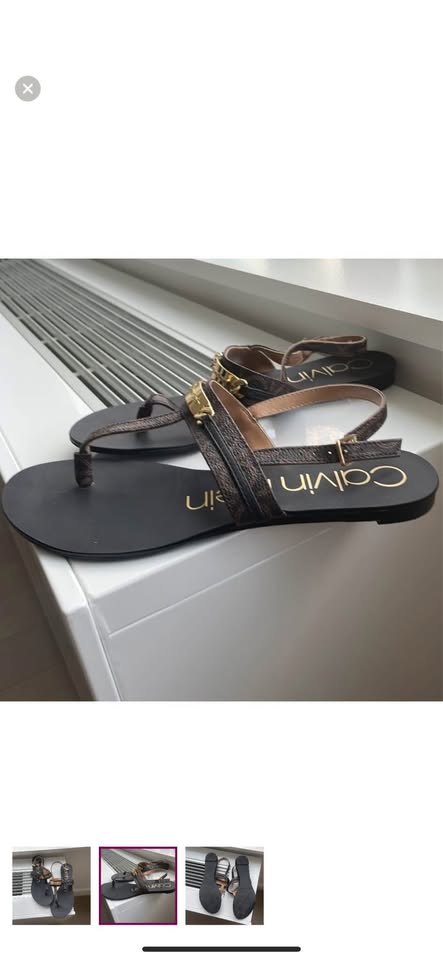 Calvin Klein - monogram sandals - only worn once! Size 7 - photo 2