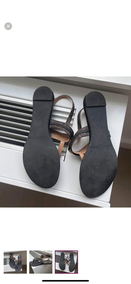 Calvin Klein - monogram sandals - only worn once! Size 7 - photo 3