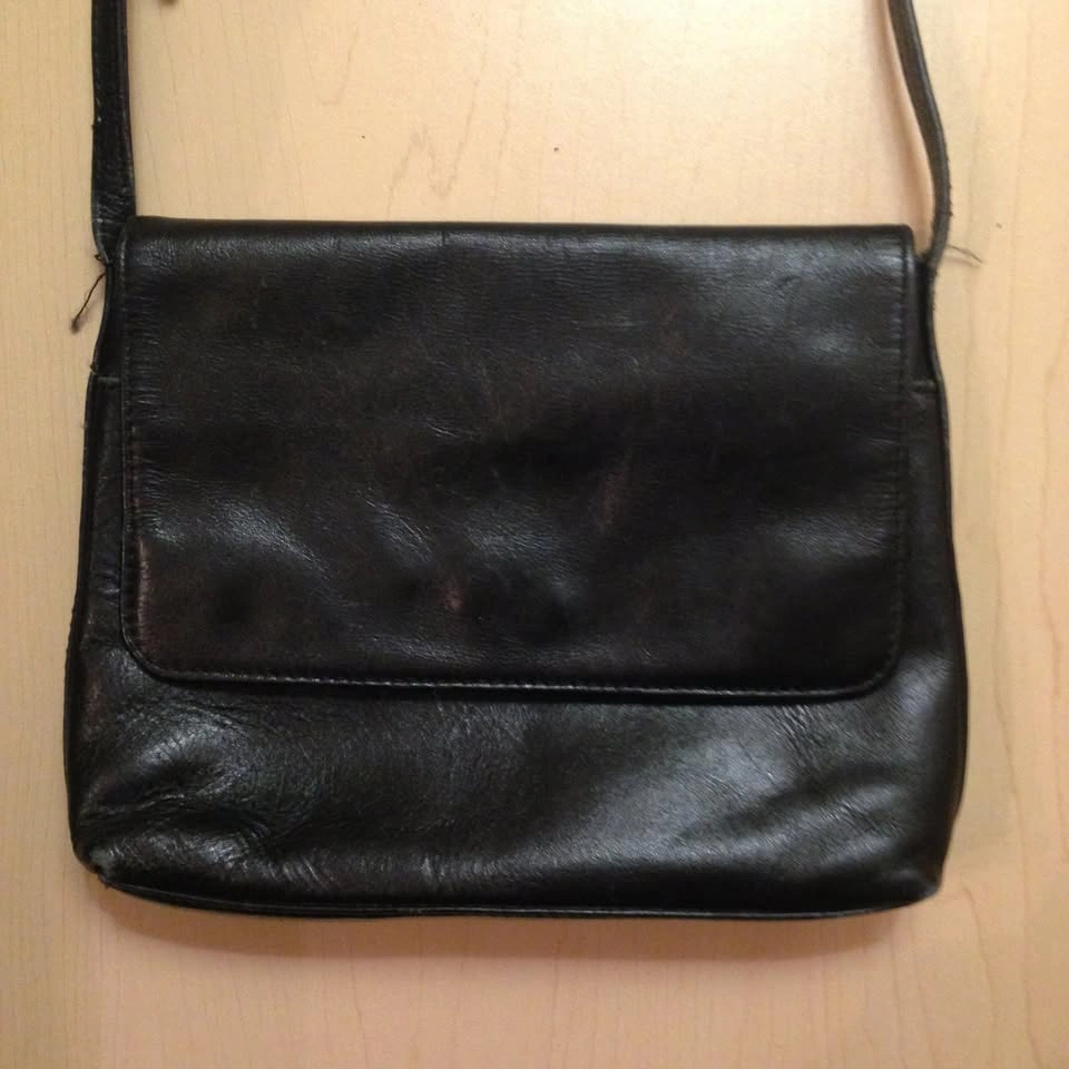 Clarks Small Crossbody Black Leather Purse - photo 2