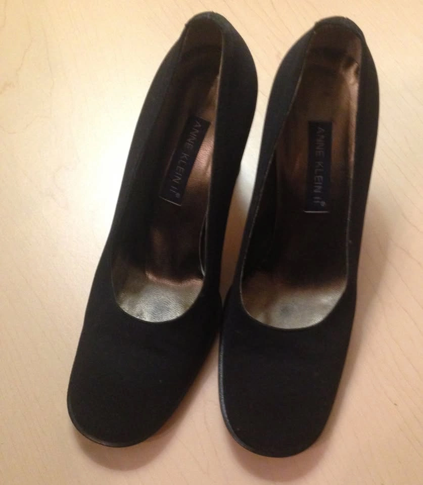 Anne Klein black heels Size 7.5