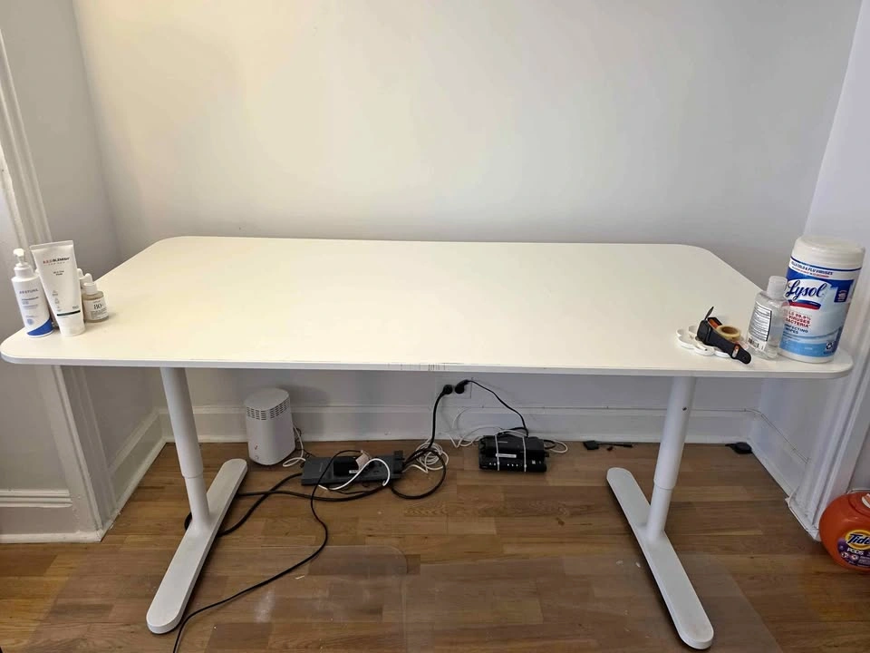 White desk/table - Ikea Bekant