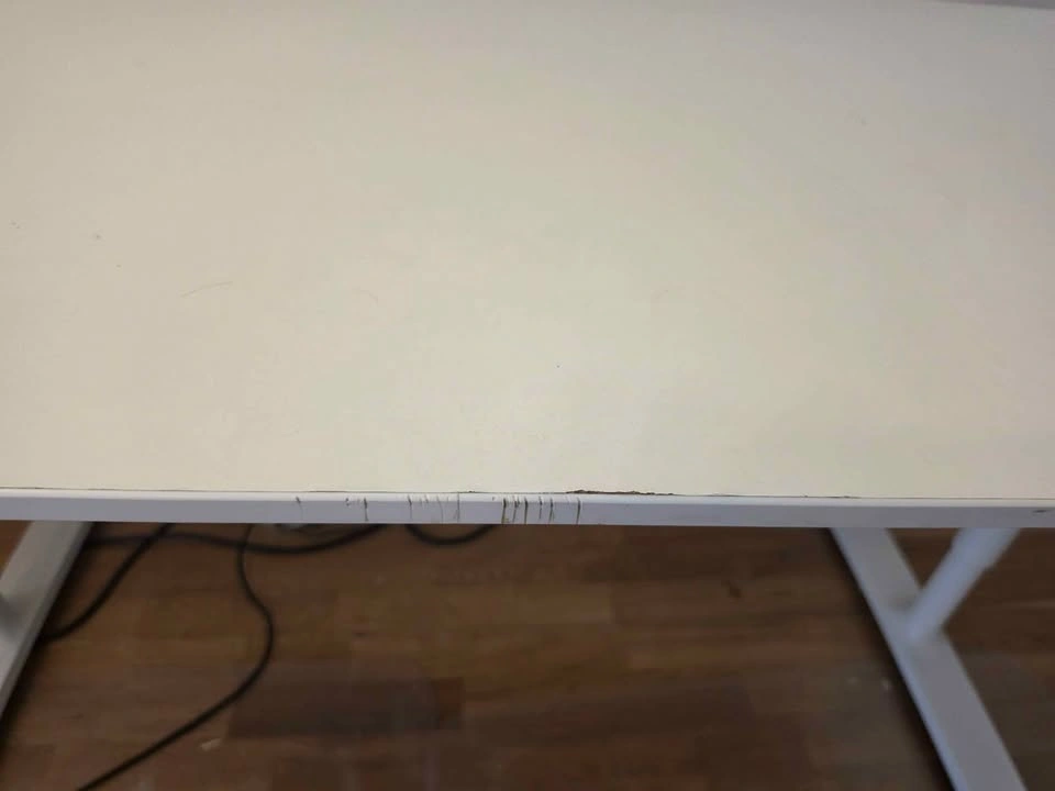 White desk/table - Ikea Bekant - photo 2