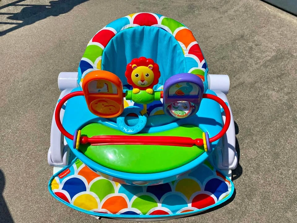 Fisher-Price Sit-Me-Up Floor Seat With Toy Tray
