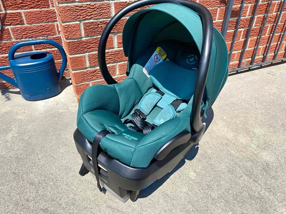 Maxi Cosi Mico 30 Infant Car Seat with Base