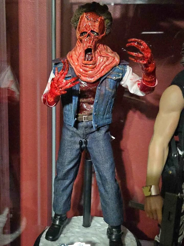 The Thing Palmer ALIEN Custom 1/6 Figure