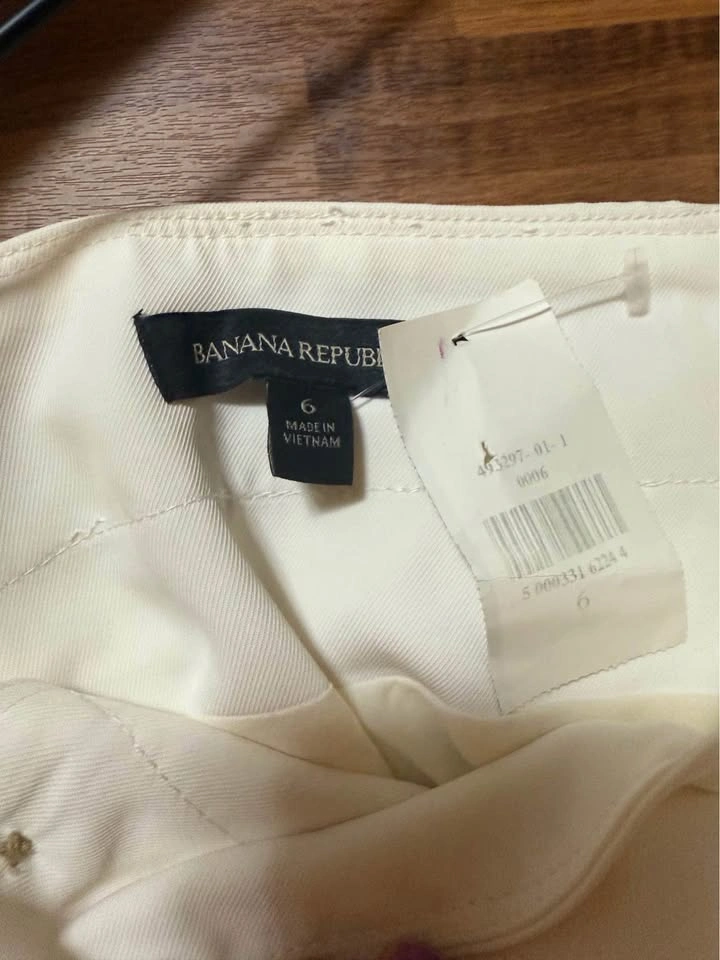 NWT Banana Republic Skirt - size 6 - photo 3