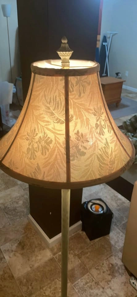 Patterned floor lamp - photo 3