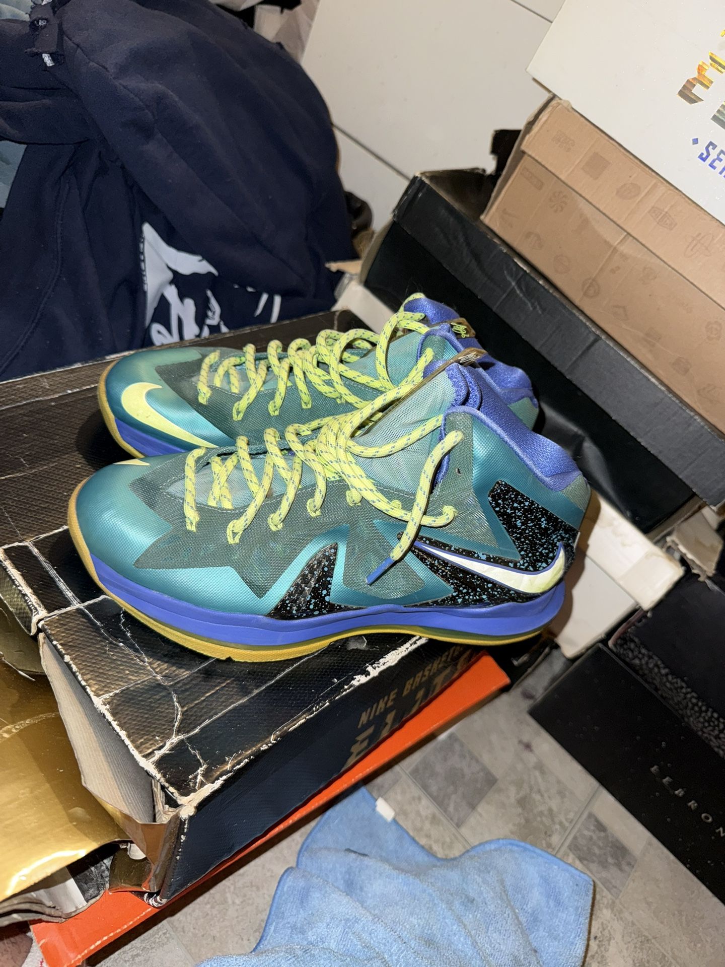 LeBron Elite