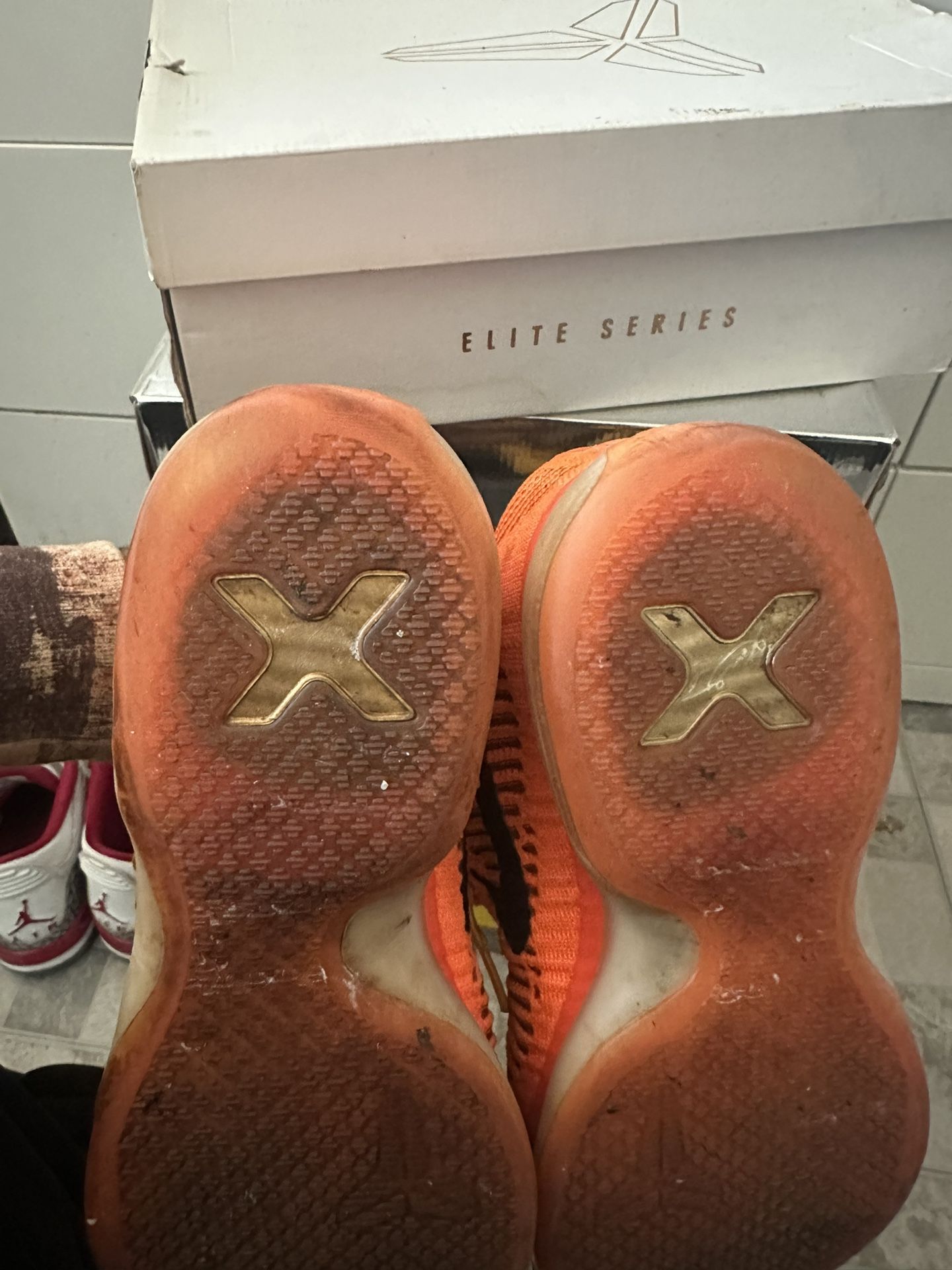 Nike Kobe 10 Elite Basketball Shoes - photo 4