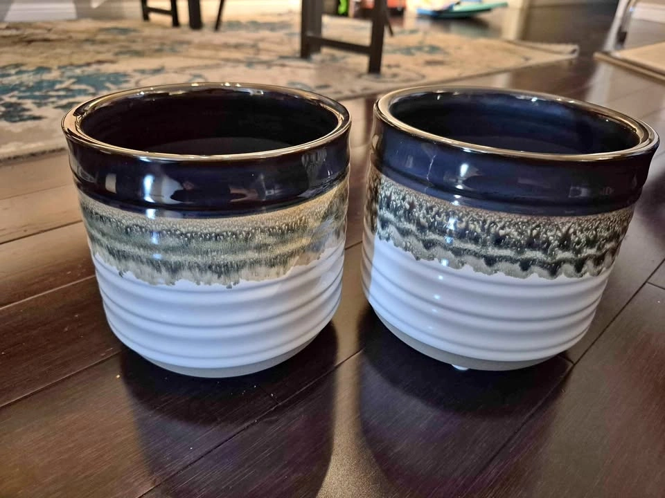 Brand New Plant Stoneware Pot 6 inch deep