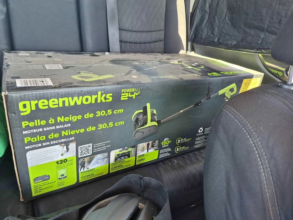 Greenworks 24V 12" Brushless Snow Shovel w/ Battery
