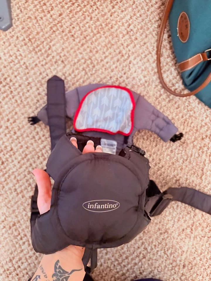 Infantino Baby Carrier - photo 2
