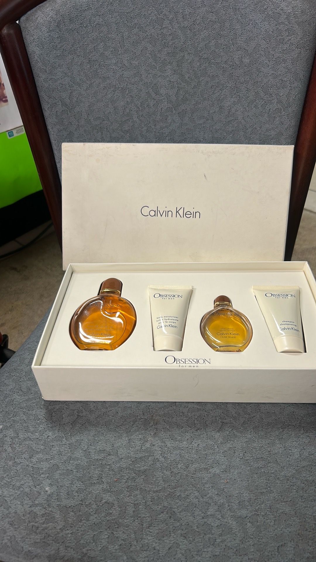 Calvin Klein 4 piece set for Men new