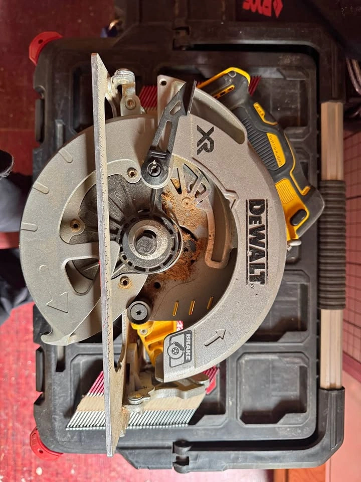 Dewalt 20v max xr 7-1/4”