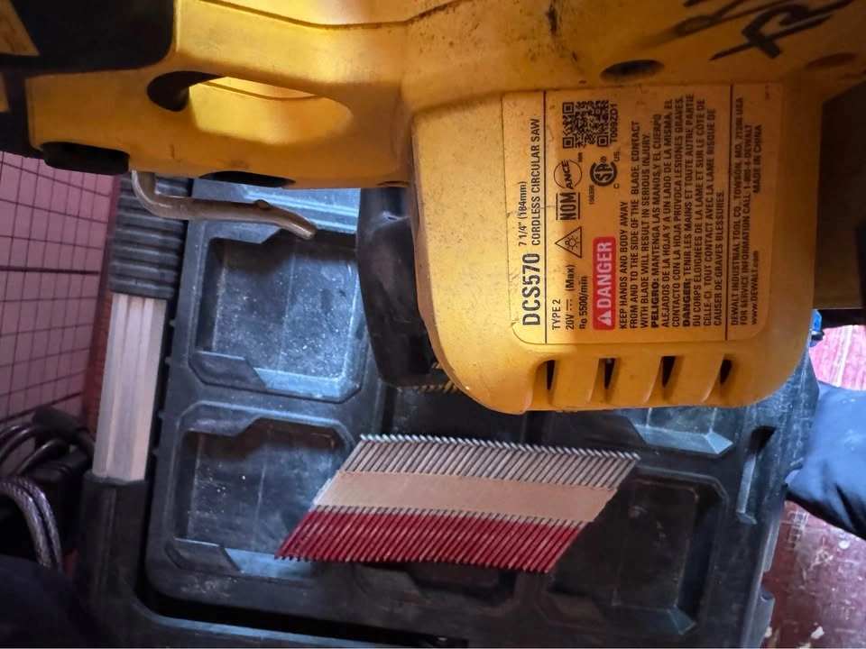 Dewalt 20v max xr 7-1/4” - photo 2