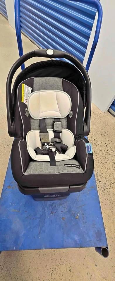 Greco Car seat for new borns with matching stroller