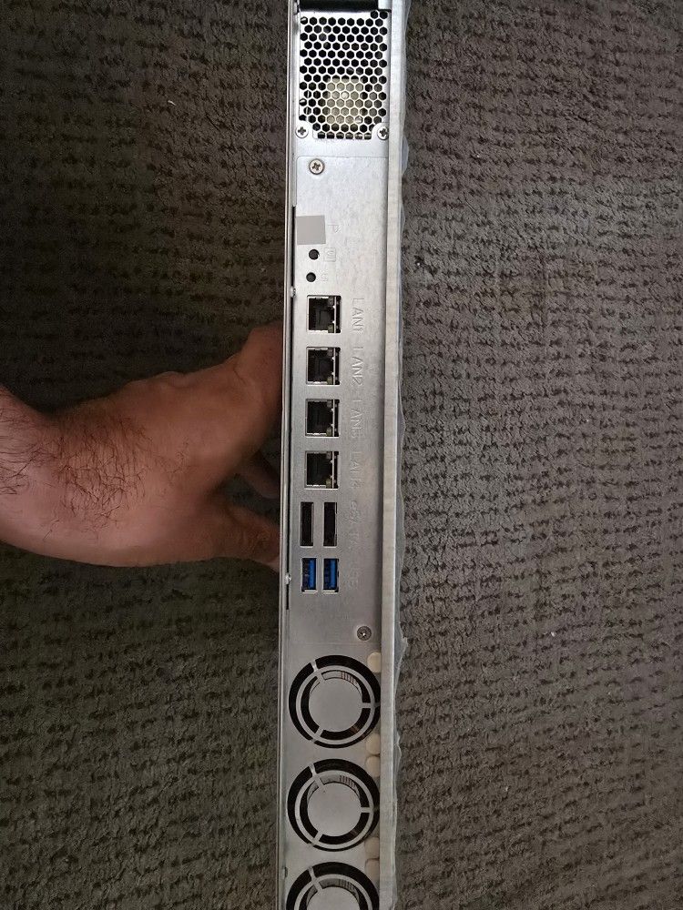 Netgear ReadyNAS RNR-4B 4-Bay NAS - photo 5