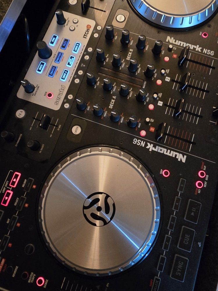 Numark Ns6 DJ Controller - photo 2