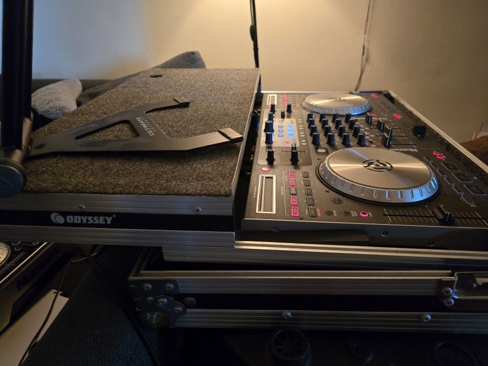 Numark Ns6 DJ Controller - photo 5