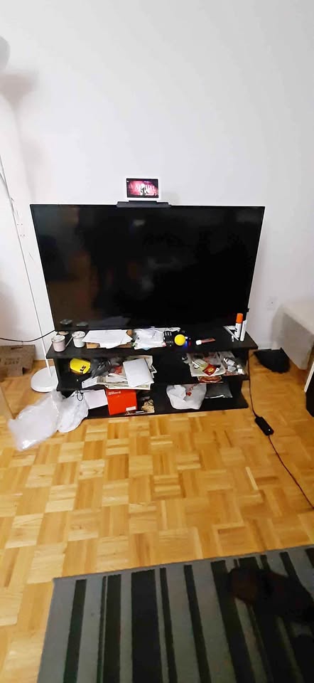 Led TV with stand