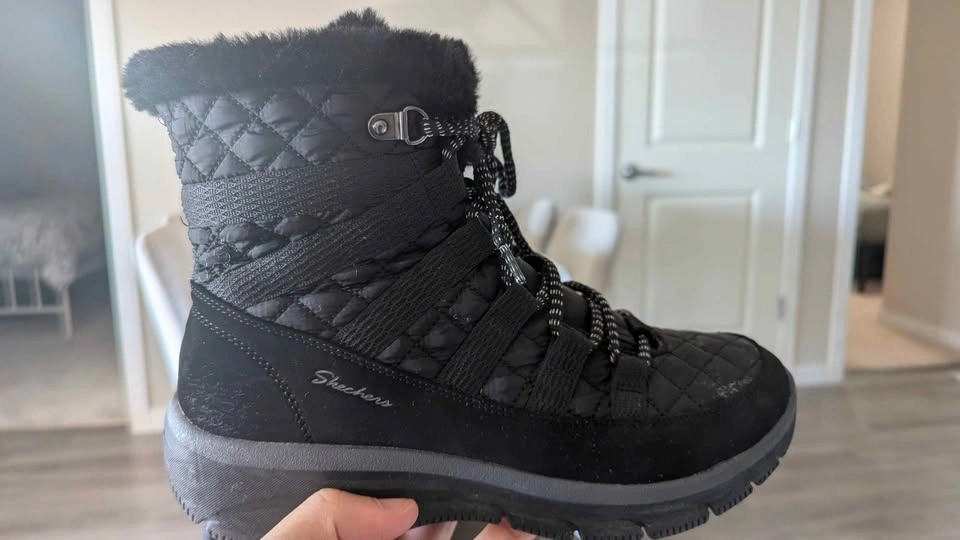 Skechers Black Quilted Faux Fur Winter Boots SN 167204 - photo 3