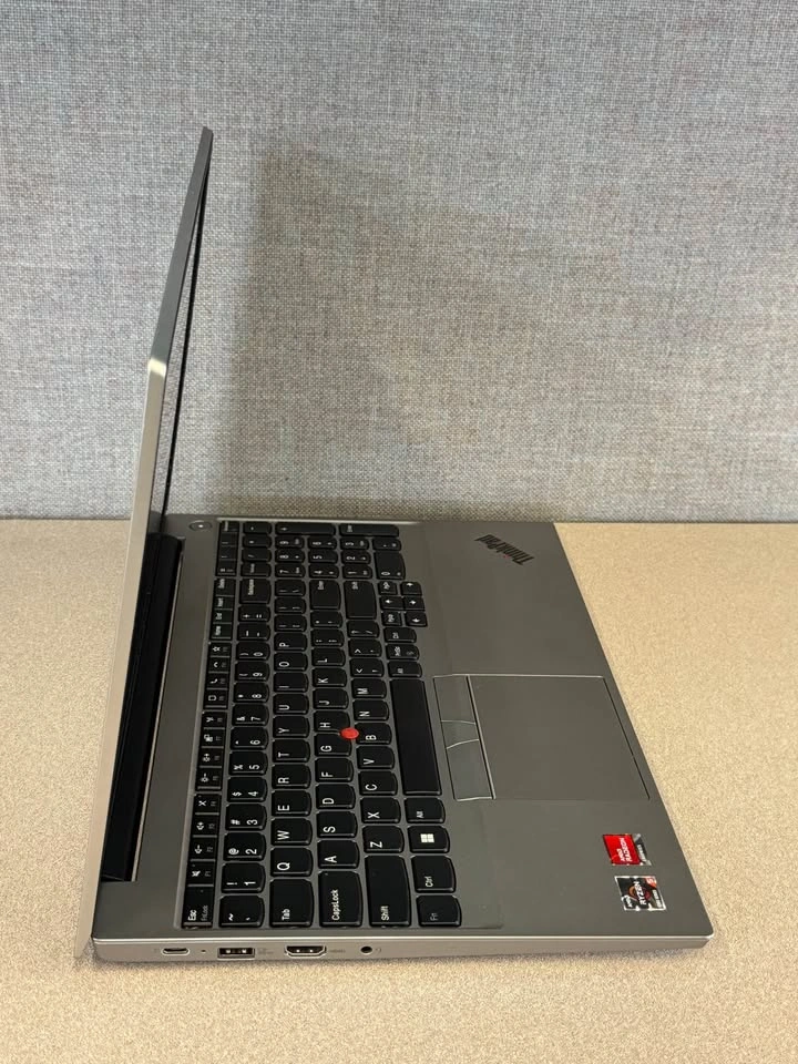 Lenovo Thinkpad E15 Gen4 - AMD Ryzen 5 - photo 3