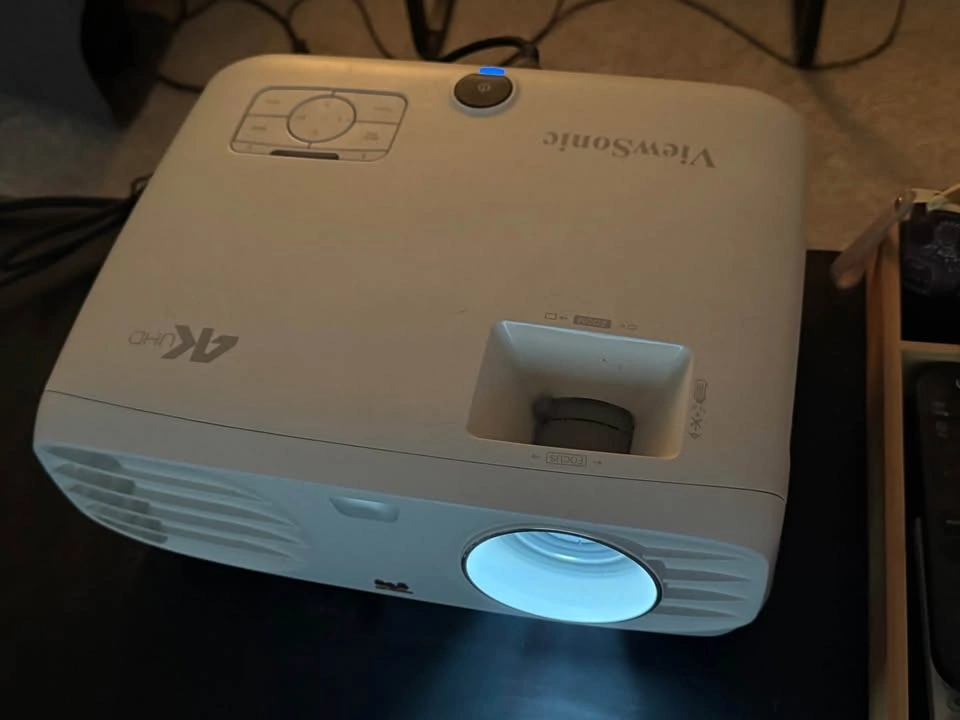 Viewsonic PX747-4K 3500 Lumens 4K Home Theater Projector - photo 2