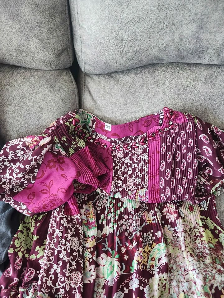 Free Girls Clothing (Ages 7-9) - photo 2