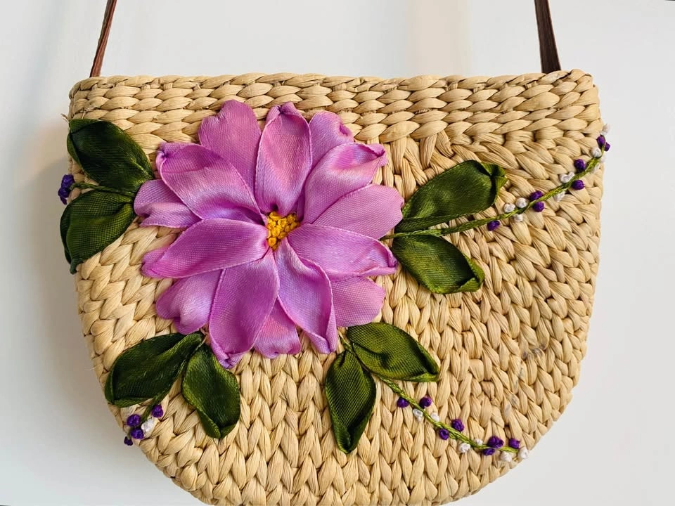 Woven Straw Shoulder Bag with Purple Flower - photo 3