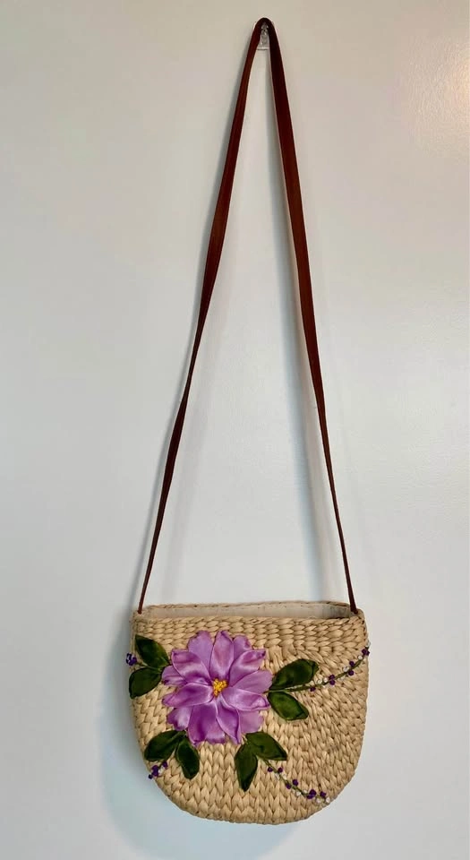 Woven Straw Shoulder Bag with Purple Flower - photo 2