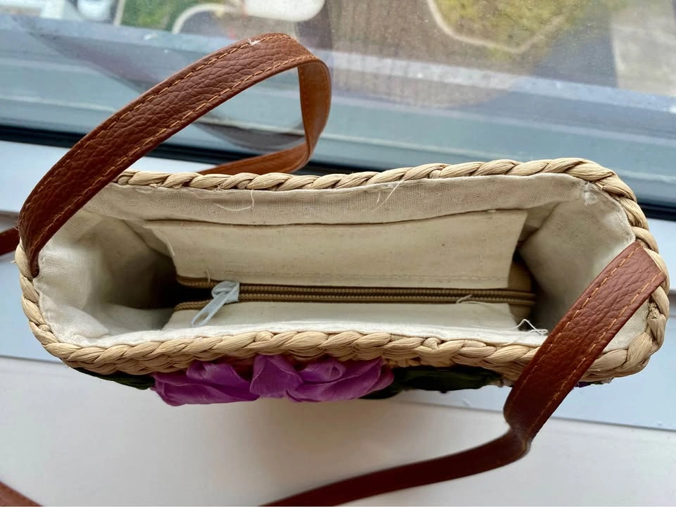 Woven Straw Shoulder Bag with Purple Flower - photo 4