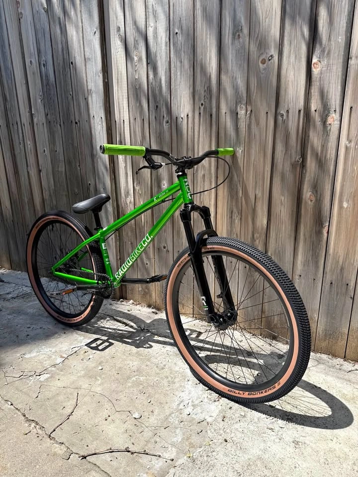 Radio Asura Dirt Jumper Bike