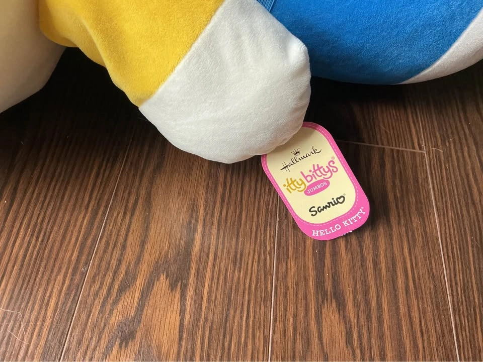 Jumbo Hello Kitty Plush - photo 2