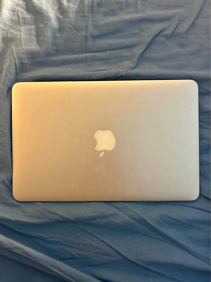 MacBook Air 11" Early 2015 - 4GB/128GB SSD