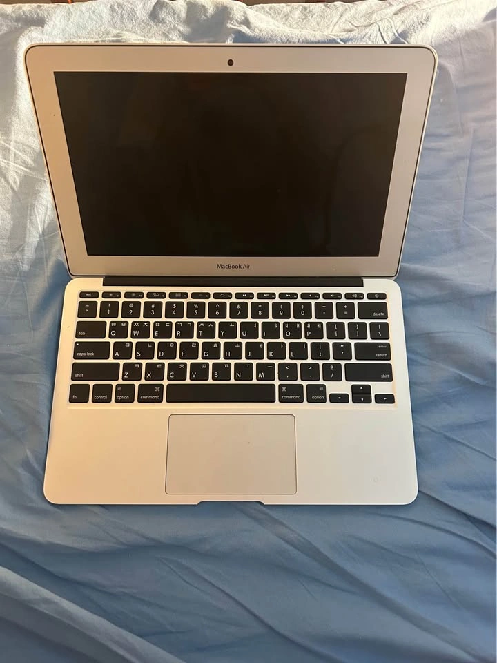 MacBook Air 11" Early 2015 - 4GB/128GB SSD - photo 2