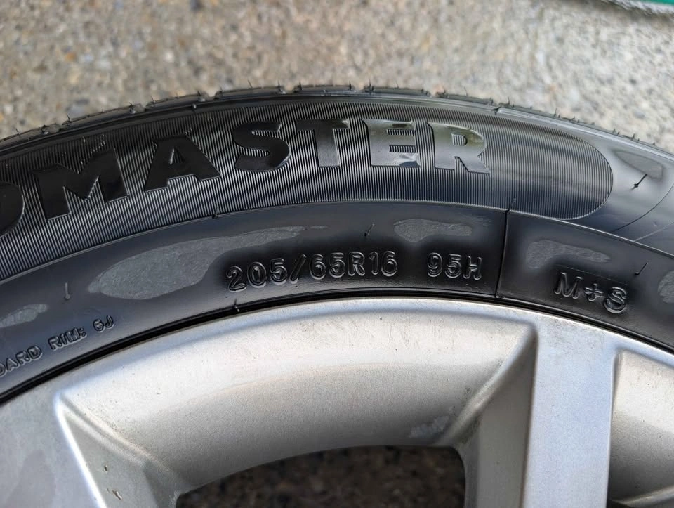 4 Tires on Hyundai Rims - photo 3