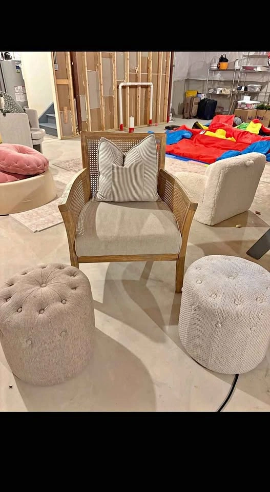 Accent chair and ottomans