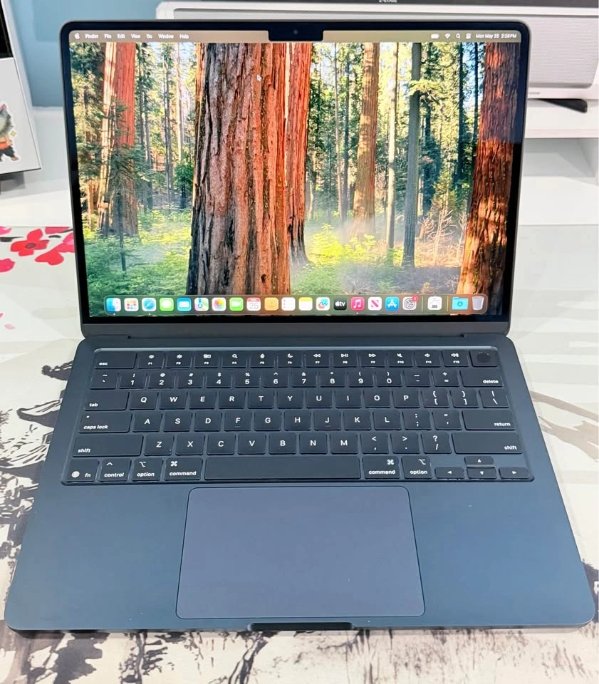 13” MacBook M4 Air (16GB Memory, 256GB Storage) - photo 2