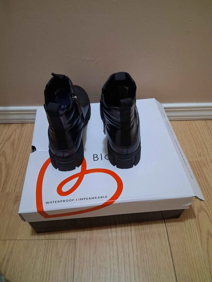 Waterproof Black Blondo Boots - Size 6 - photo 3