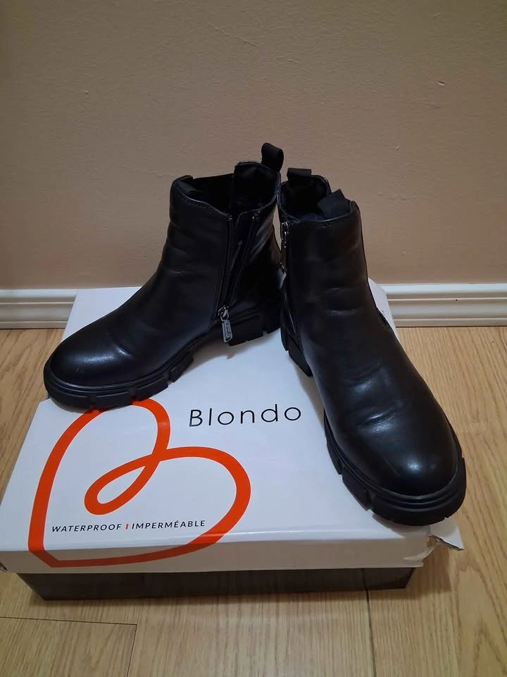 Waterproof Black Blondo Boots - Size 6 - photo 4