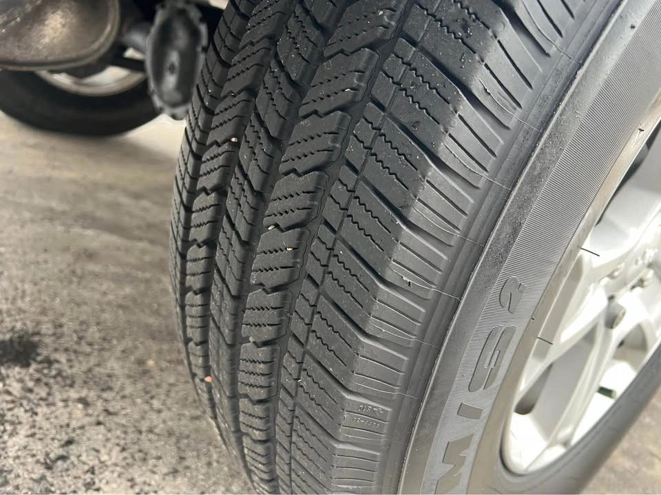 5 Jeep Wrangler Sport S Factory Rims w/ Tires - photo 2
