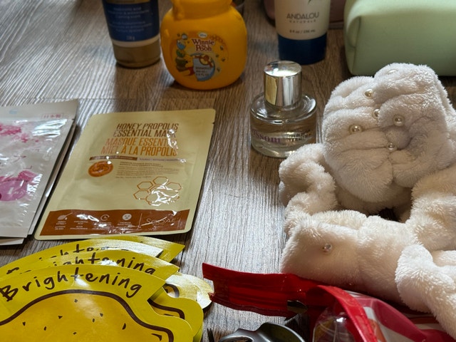 Skincare and Beauty Bundle - photo 4