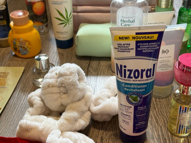 Skincare and Beauty Bundle - photo 5