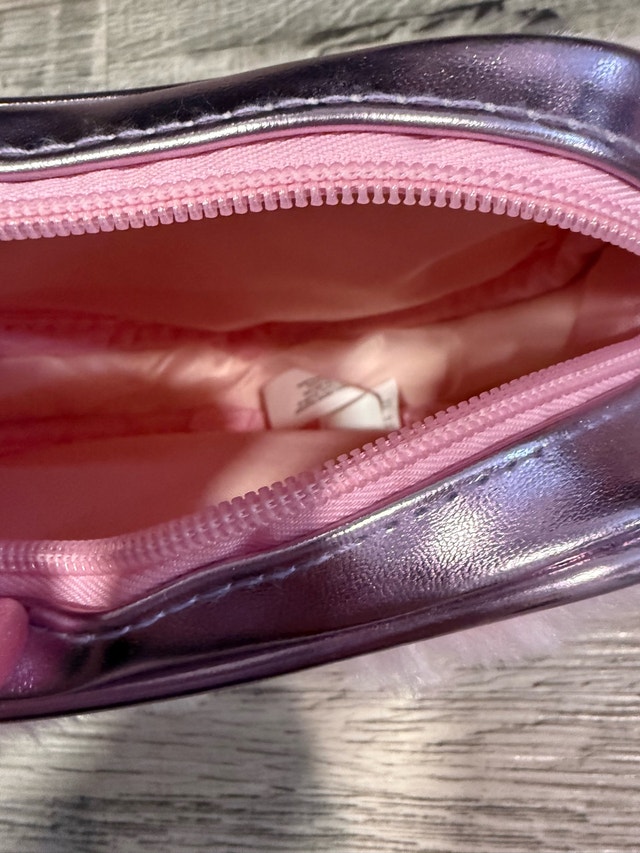 Heart shaped purses - photo 3
