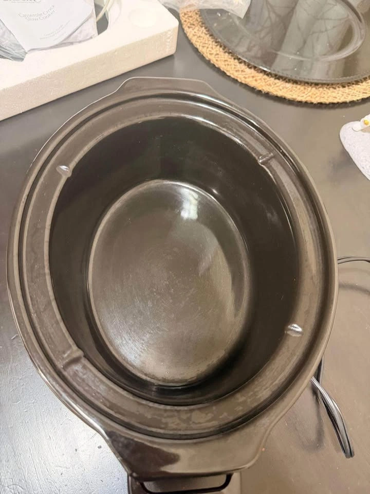 Crock Pot Slow Cooker - photo 3
