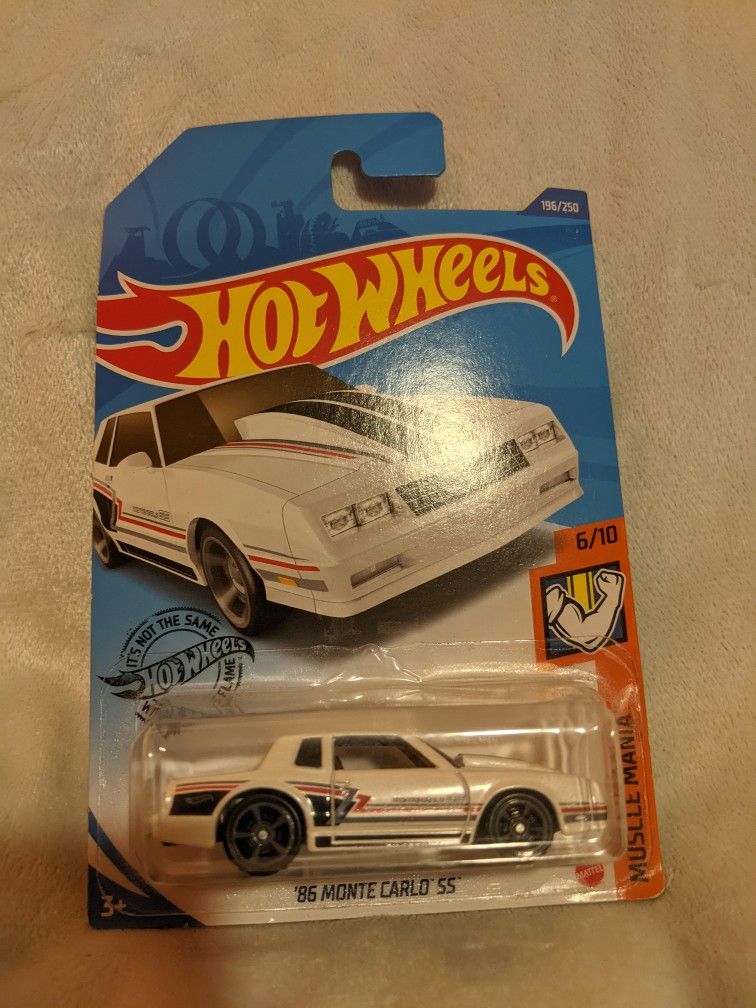 Hotwheels 1986 Chevrolet Monte Carlo SS Musclemania